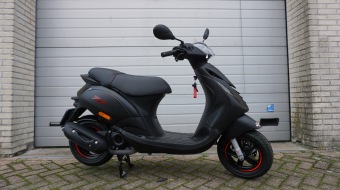 Piaggio Zip S Special E5 nieuwstaat Mat Zwart -December 2024