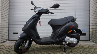 Piaggio Zip S Special E5 nieuwstaat Mat Zwart -December 2024