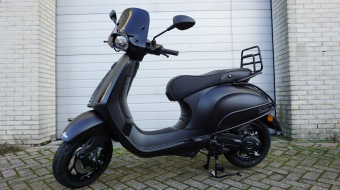 Vespa Sprint FL Euro 5+ Special full Black tm 31-1-2026 aanbieding!