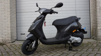 Piaggio Zip S Special E5 Carbon