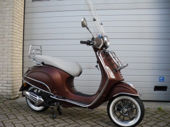 Vespa Primavera 50th Special E4