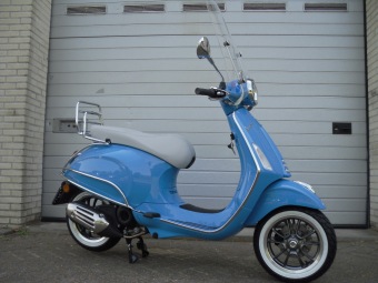 Vespa Primavera 50th Azurro Special E4