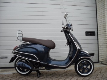 Vespa Primavera Marine Special