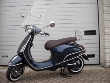 Vespa Primavera Marine Special