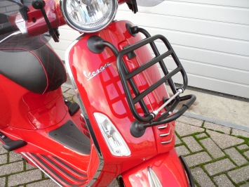 Vespa Primavera Rosso Passione Special