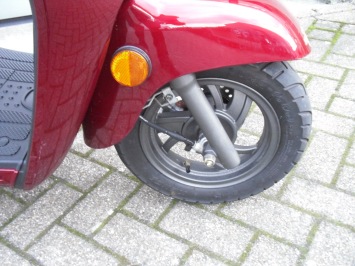 Kymco Sento Bromscooter incl windscherm