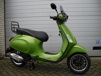 Vespa Sprint Hulk Special Euro 4