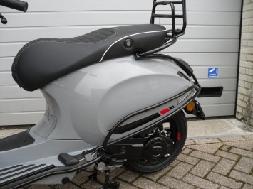 Vespa Sprint Nardo Grey Black Special E4