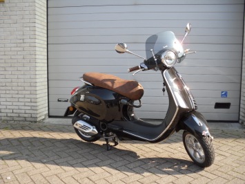 Vespa Primavera Special