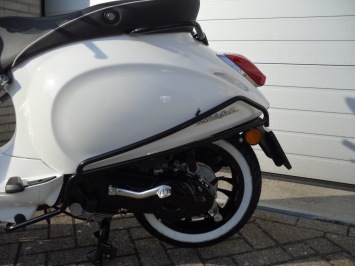 Vespa Sprint White Special