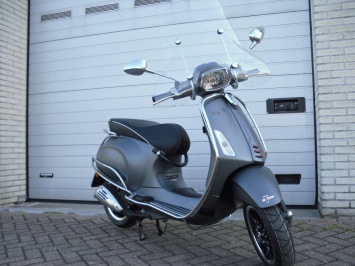 Vespa Sprint Titanium Sport Special