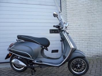 Vespa Sprint Titanium Sport Special