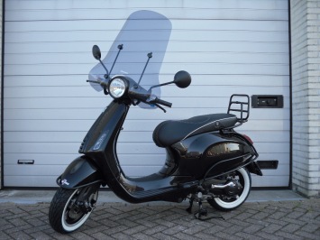 Vespa Primavera Black Edition Special