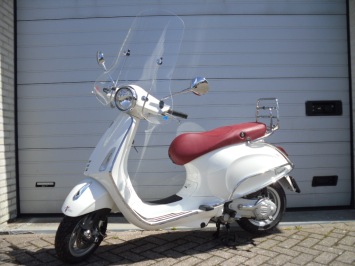 Vespa Primavera White Special