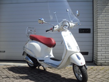 Vespa Primavera White Special