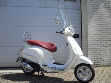 Vespa Primavera White Special