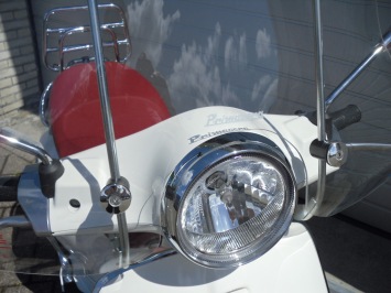 Vespa Primavera White Special