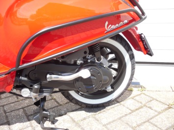 Vespa Primavera Rosso Dragon Special