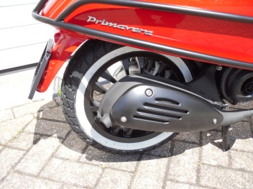 Vespa Primavera Rosso Dragon Special