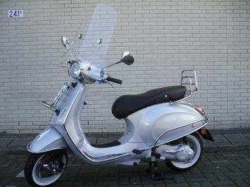 Vespa Primavera Touring Special