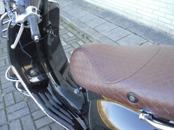 Vespa Primavera Black Special