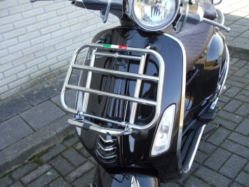 Vespa Primavera Black Special