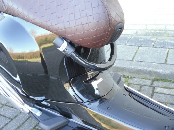 Vespa Primavera Black Special