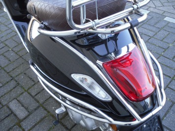 Vespa Primavera Black Special