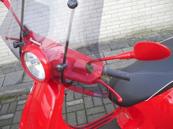 Vespa Primavera Red Devil Special