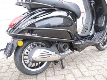 Vespa Sprint Black Sport Special