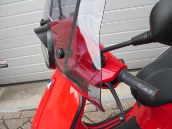 Vespa Primavera Red Sport Special