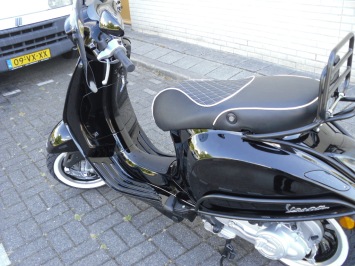 Vespa Sprint Black Sport Special Chesterfield