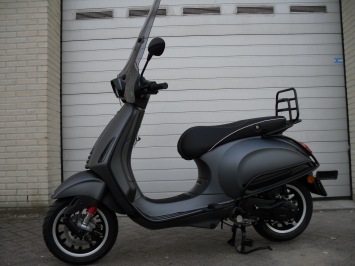 Vespa Sprint Sport Mat Black Special