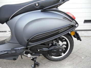 Vespa Sprint Sport Mat Black Special