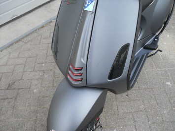 Vespa Sprint Sport Mat Black Special