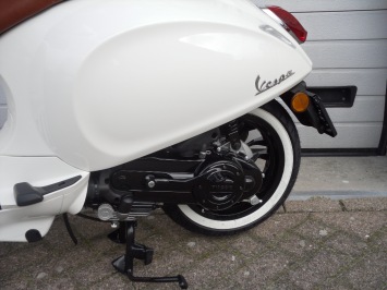 Vespa Sprint White Special Chesterfield