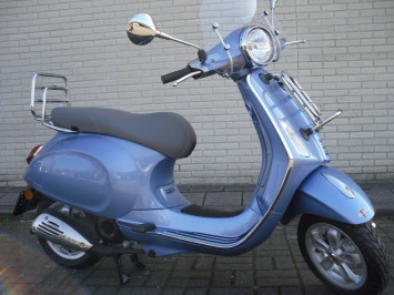 Vespa Primavera Celeste Special