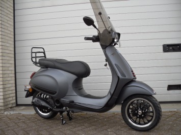 Vespa Sprint Sport Shinny Black Special