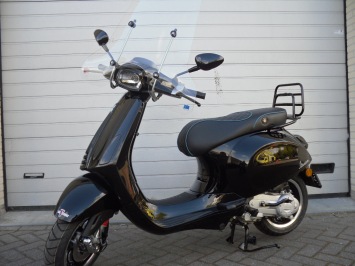 Vespa Sprint Black Sport Special