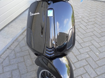 Vespa Sprint Black Sport Special