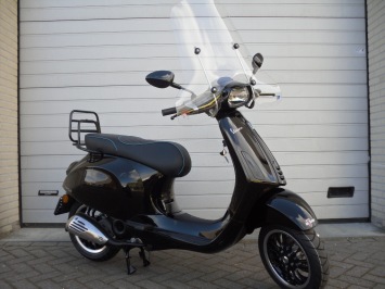 Vespa Sprint Black Sport Special