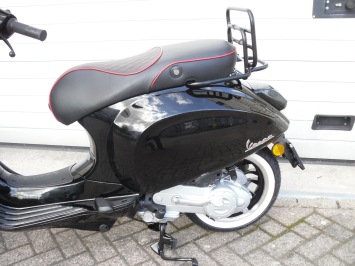 Vespa Sprint Black Sport Special White Wall