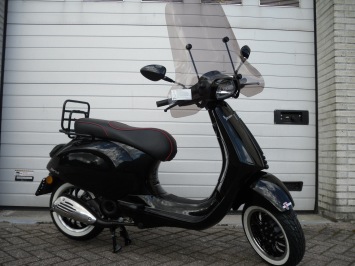 Vespa Sprint Black Sport Special White Wall