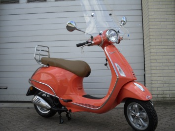 Vespa Primavera Special