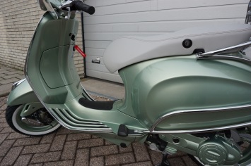 Vespa Primavera Olivia Special