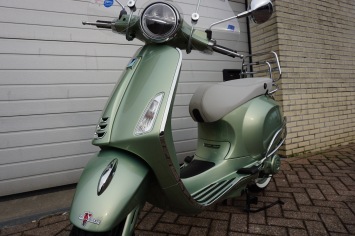 Vespa Primavera Olivia Special