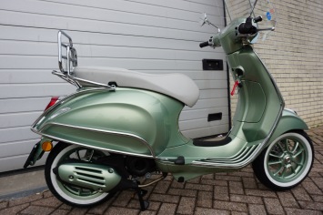 Vespa Primavera Olivia Special