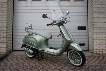 Vespa Primavera Olivia Special