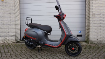 Vespa Sprint Sport Red Special Euro 5