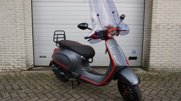 Vespa Sprint Sport Red Special Euro 5